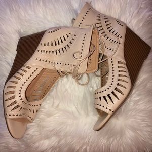 TORRID WEDGES